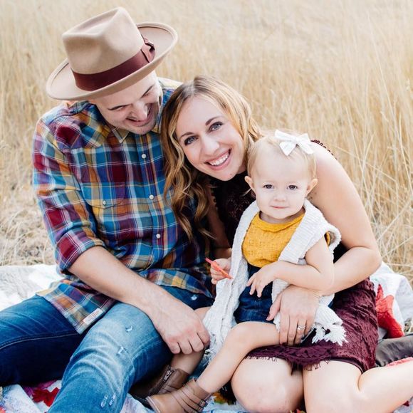 Meet your Posher, Alyssa - Picture 1 of 1